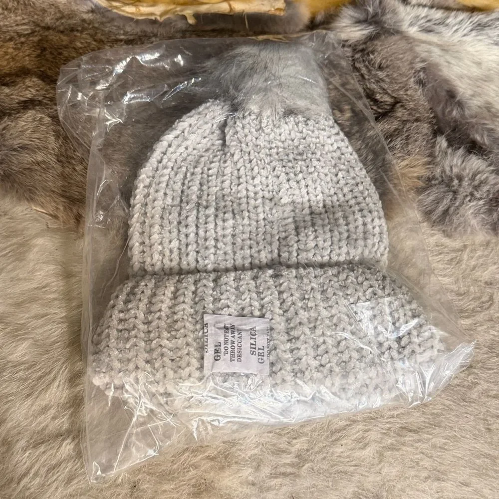 Jules Kae Light Gray Knit Beanie OS (900A) NWT